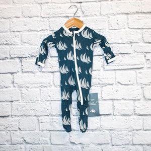 NEW! 0-3M KicKee Pants Blue Sailboat Zippered Onesie